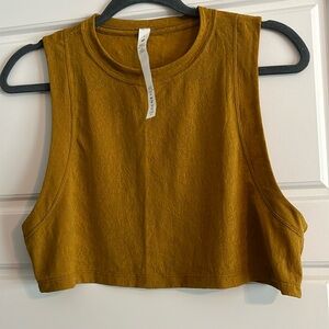 Lululemon Sz 4 cropped tank top